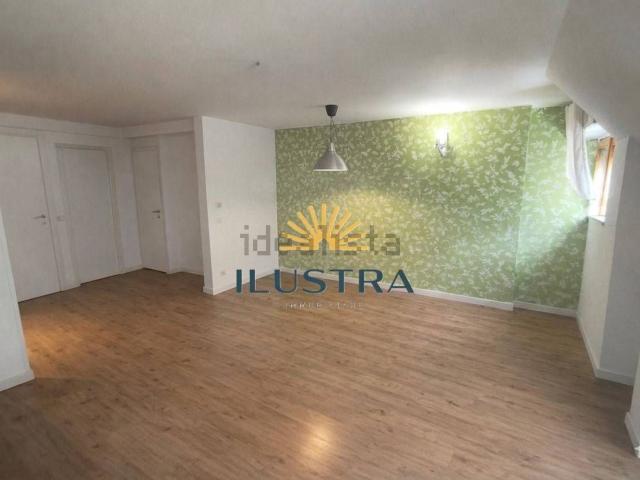Appartamento in vendita di 85 m² in Via Monte San Michele, 18