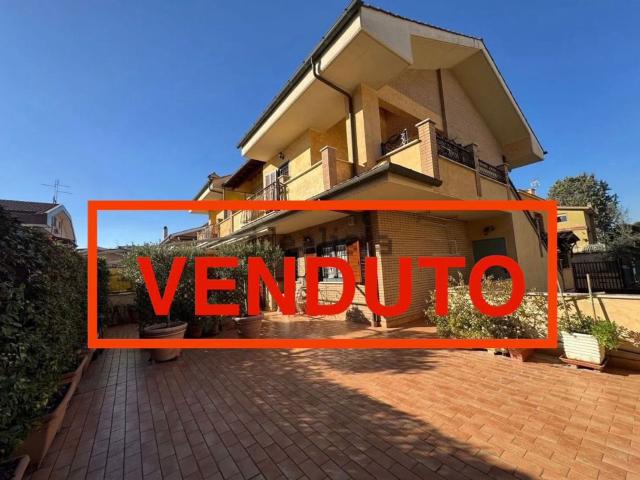Appartamento in vendita di 85 m² in Via Mura dei Francesi, 59