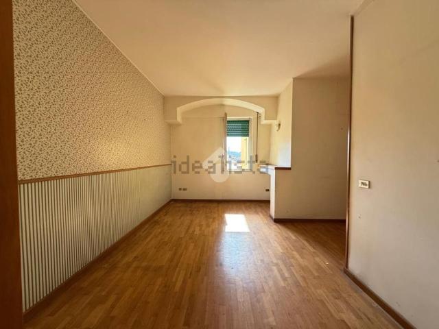 Appartamento in vendita di 85 m² in Via Napoli, 255