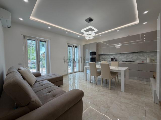 Appartamento in vendita di 85 m² in Via Niobe, 13