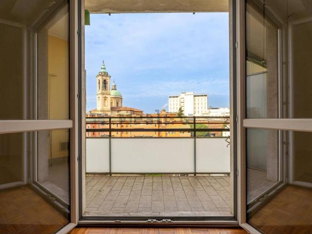 Appartamento in vendita di 85 m² in Via Paolo Goglio, 3