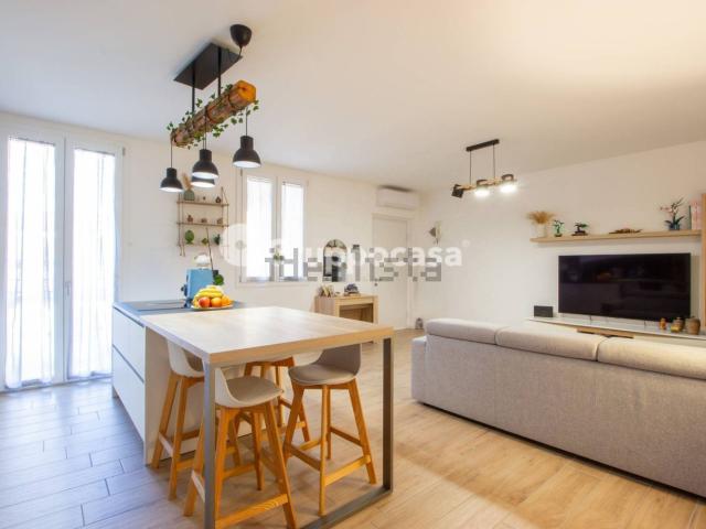 Appartamento in vendita di 85 m² in Via Patrioti, 44