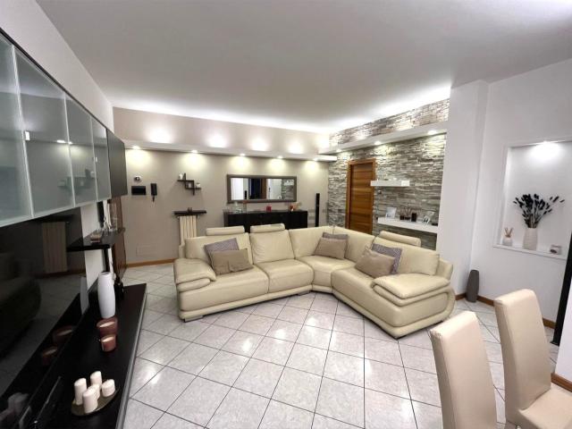Appartamento in vendita di 85 m² in Via Piero Arienti, 27