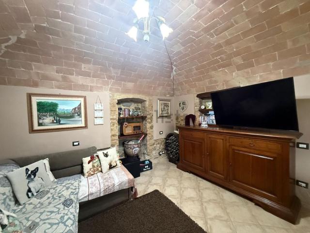 Appartamento in vendita di 85 m² in Via Poggio all&apos Aglione, 36