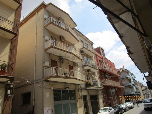 Appartamento in vendita di 85 m² in Via Stesicoro, 32
