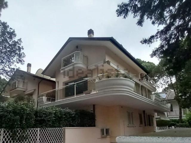 Appartamento in vendita di 85 m² in Viale Giacomo Leopardi