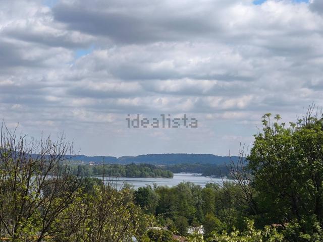 Appartamento in vendita di 865 m² in Via Federico Tesio