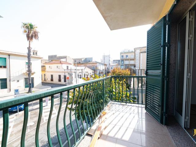 Appartamento in vendita di 86 m² in Piazza G. B. II Celestri, 4