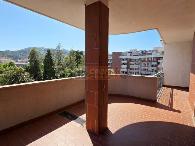 Appartamento in vendita di 86 m² in Via Valle D&apos Aosta