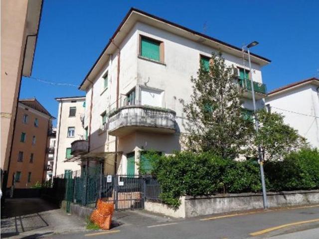 Appartamento in vendita di 86 m² in Via Volturno