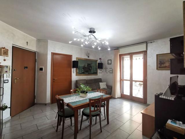 Appartamento in vendita di 86 m² in Via Alfonso Badini Confalonieri, 14