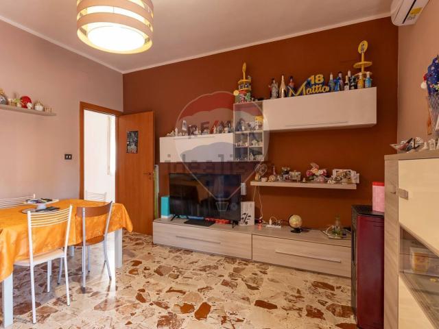 Appartamento in vendita di 86 m² in Via Ancona, 27
