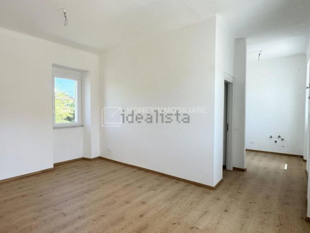 Appartamento in vendita di 86 m² in Via Camponesto, 34