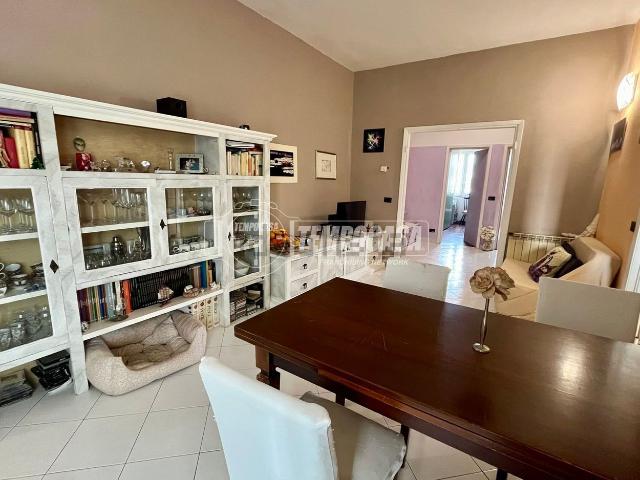 Appartamento in vendita di 86 m² in Via Cesare Battisti