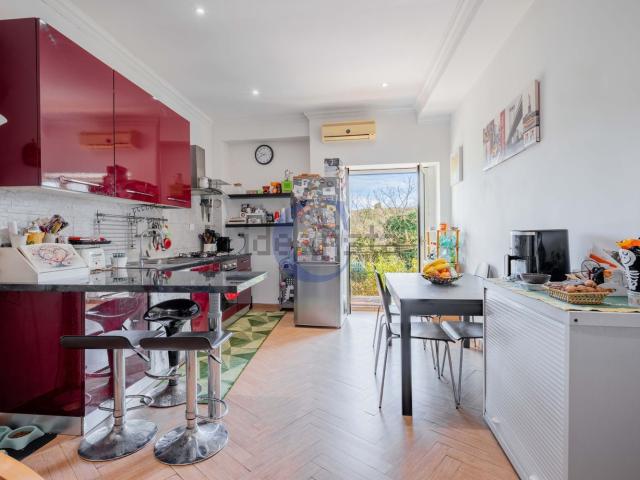 Appartamento in vendita di 86 m² in Via Costanzo Luigi, 13