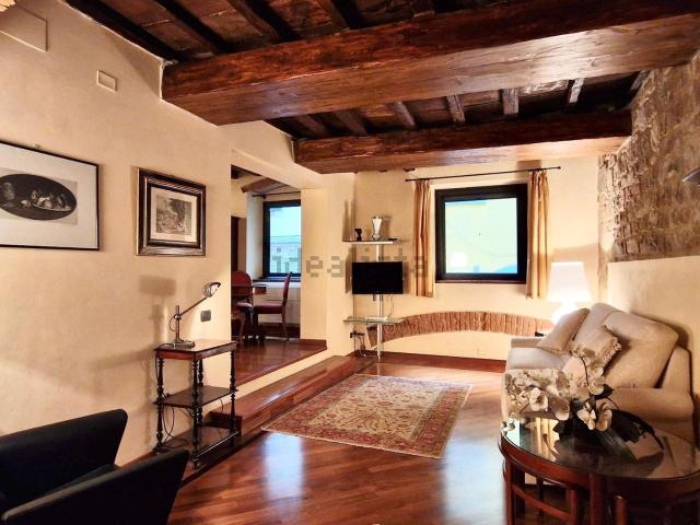 Appartamento in vendita di 86 m² in Via dei Calzaiuoli, 5