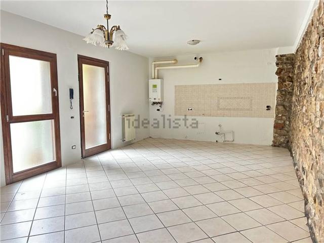 Appartamento in vendita di 86 m² in Via Don Luigi Monti, 6