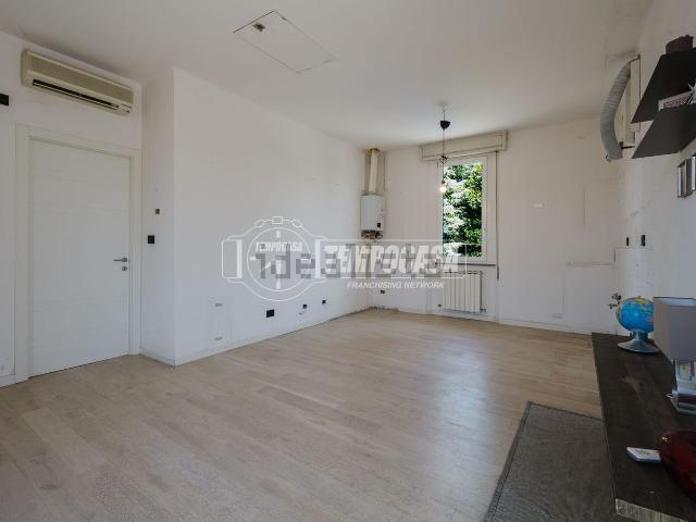 Appartamento in vendita di 86 m² in Via Iacopo Isolani