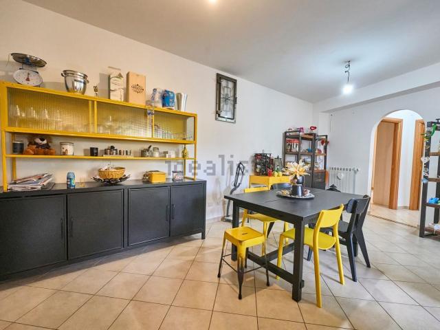 Appartamento in vendita di 86 m² in Via IV Novembre