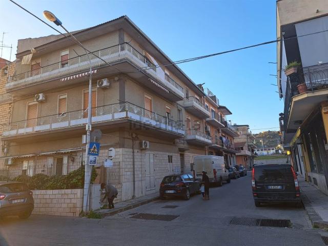 Appartamento in vendita di 86 m² in Via Lombardo Radice, 4
