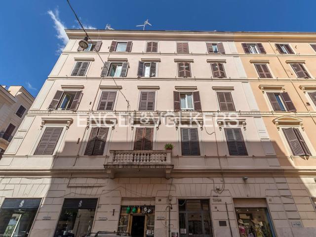 Appartamento in vendita di 86 m² in Via Luca della Robbia