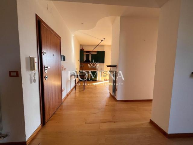 Appartamento in vendita di 86 m² in Via Michelangelo
