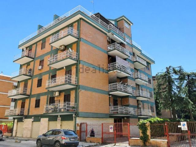 Appartamento in vendita di 86 m² in Via Salvo D&apos Acquisto, 17