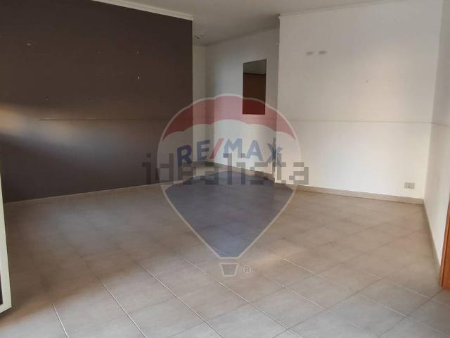 Appartamento in vendita di 86 m² in Via Salvo D&apos Acquisto, 5