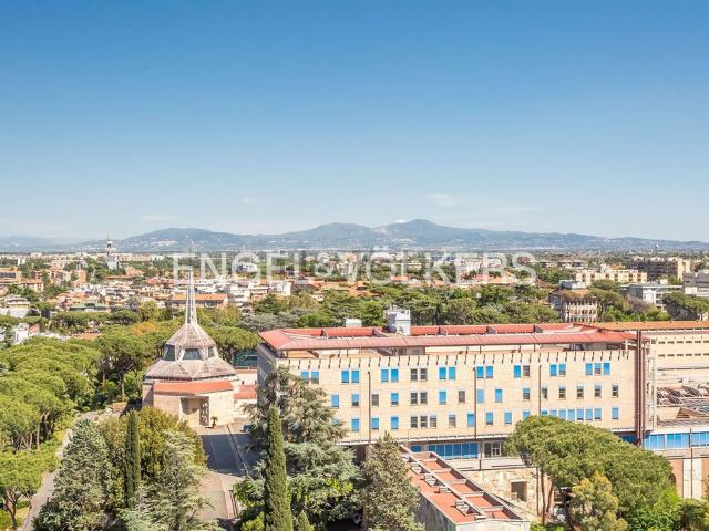 Appartamento in vendita di 880 m² in Via Nairobi