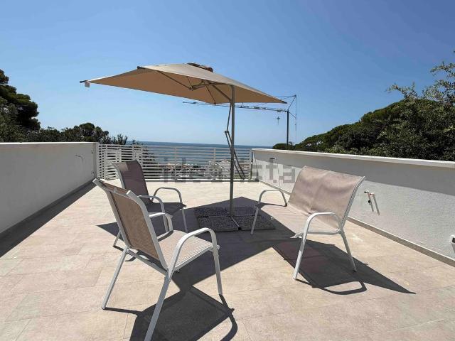 Appartamento in vendita di 88 m² in Lungomare Cristoforo Colombo, 33