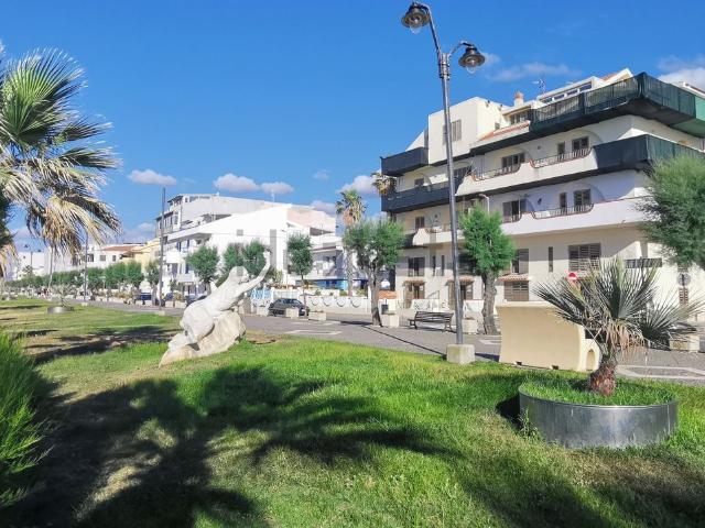 Appartamento in vendita di 88 m² in Lungomare Nauloco, 37