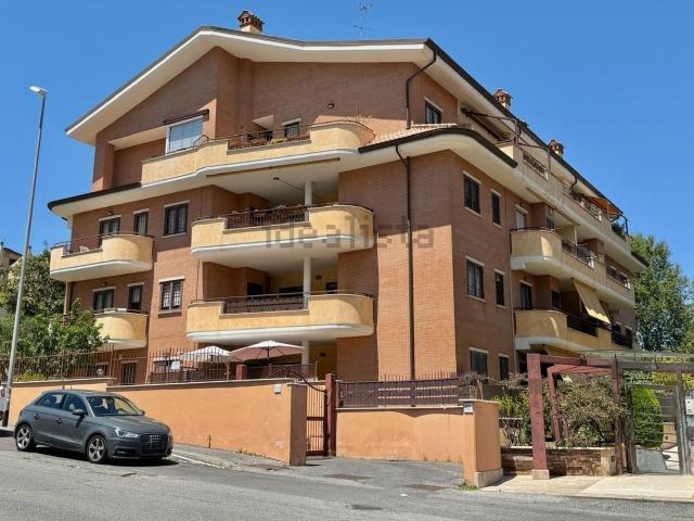 Appartamento in vendita di 88 m² in Via Arzana, 57