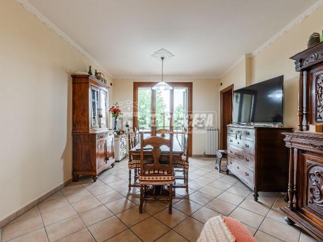 Appartamento in vendita di 88 m² in Via delfini tabina
