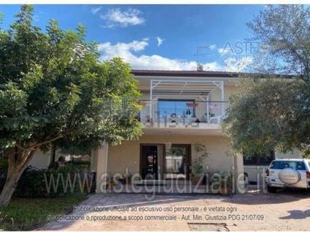 Appartamento in vendita di 88 m² in Via Giovanni Pascoli, 4