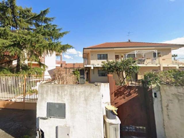 Appartamento in vendita di 88 m² in Via Giovanni Pascoli, 4
