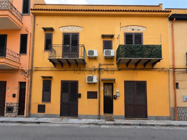 Appartamento in vendita di 88 m² in Via Lo Re&apos , 166