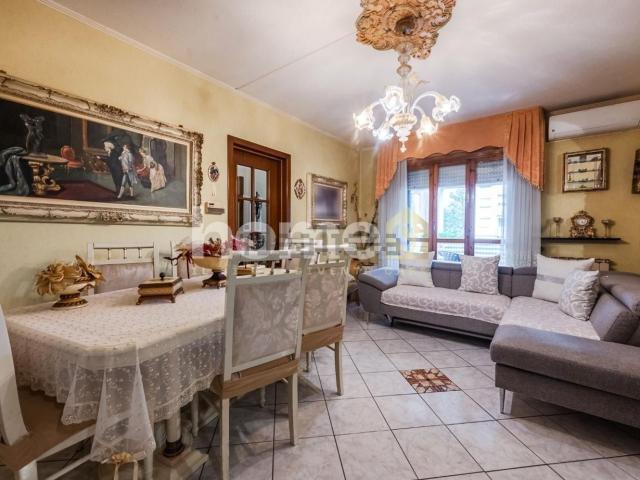 Appartamento in vendita di 88 m² in Via Selvino Folloni, 3