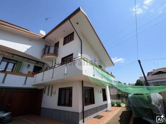 Appartamento in vendita di 88 m² in Viale XXV Aprile, 2