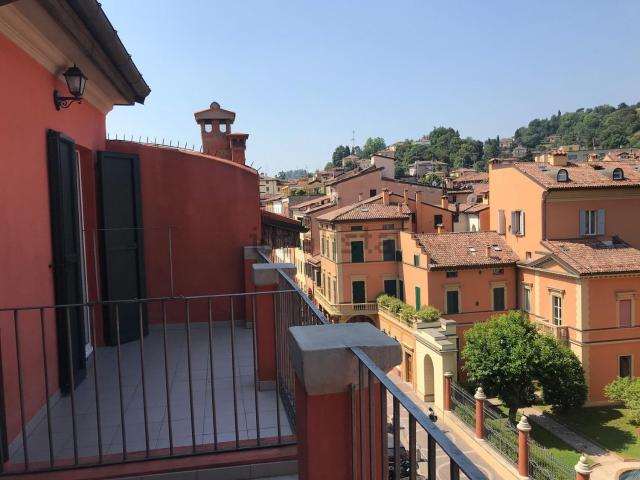 Appartamento in vendita di 89 m² in Via d&apos Azeglio