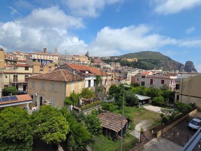 Appartamento in vendita di 89 m² in Via Fosse Ardeatine, 8
