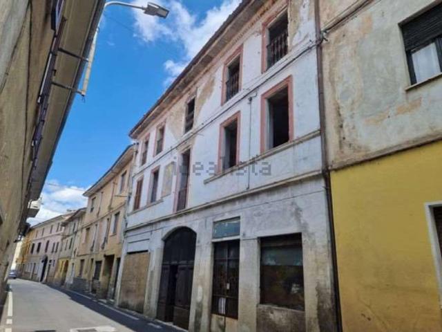 Appartamento in vendita di 89 m² in Via G. Tosalli, 2