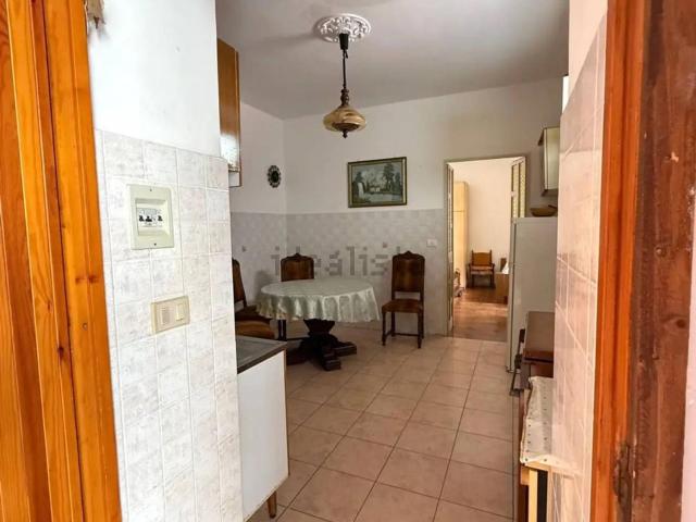 Appartamento in vendita di 89 m² in Via Medina, 11