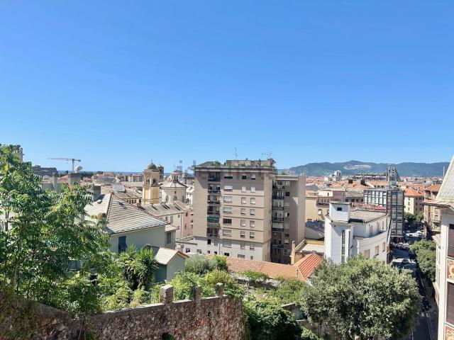 Appartamento in vendita di 89 m² in Via Montegrappa