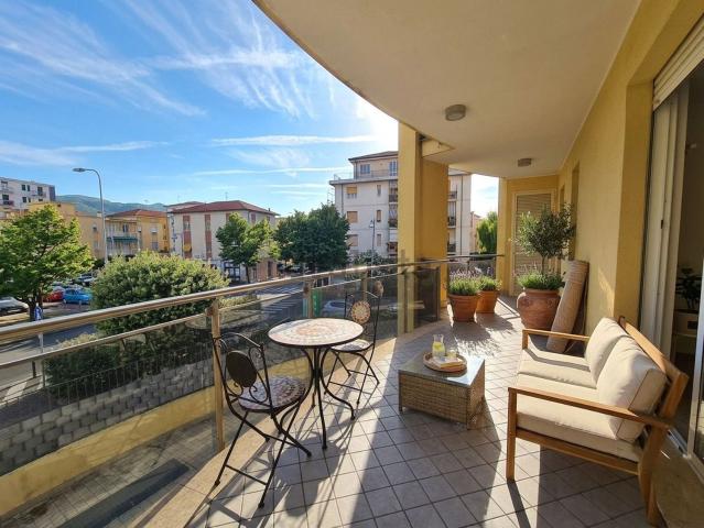 Appartamento in vendita di 89 m² in Via Monsignor Cambiaso