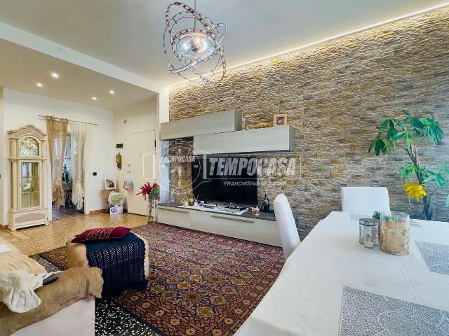 Appartamento in vendita di 89 m² in Via Mura di Granarolo, 15