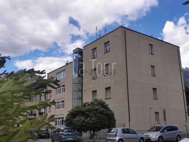 Appartamento in vendita di 89 m² in Viale Giorgio Carrel, 27