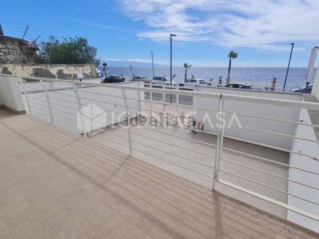Appartamento in vendita di 93 m² in Lungomare Carmelo Garufi, 41
