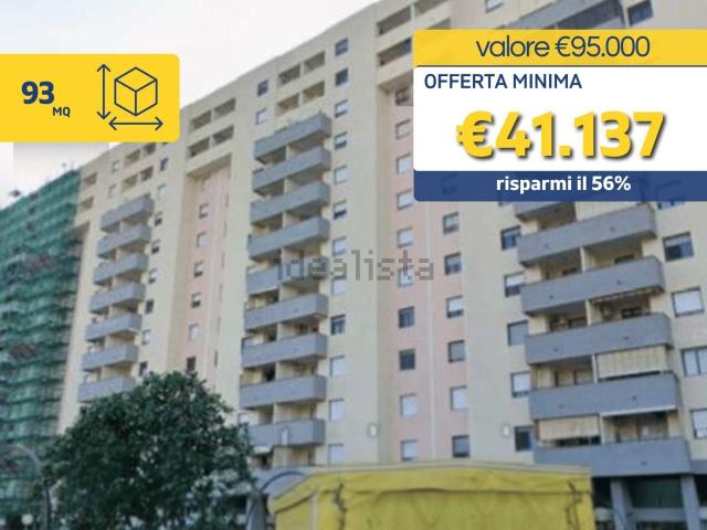 Appartamento in vendita di 93 m² in Piazza Sandro Pertini, 8