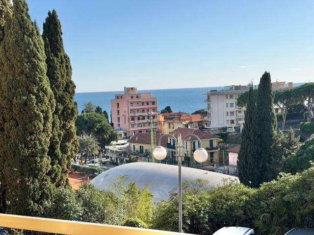 Appartamento in vendita di 93 m² in Strada Privata Vallarino, 64