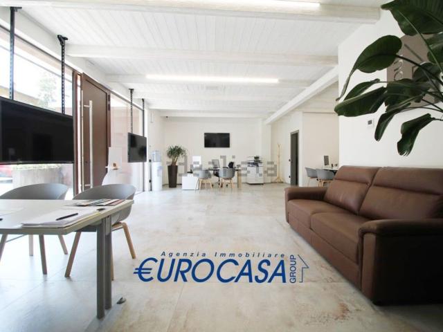 Appartamento in vendita di 93 m² in Via Vittorio Veneto